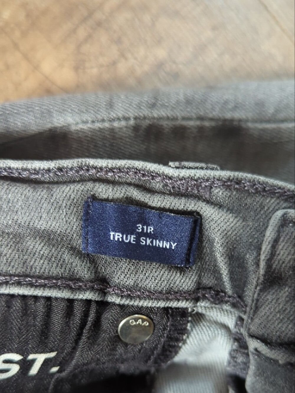 Women's GAP Gray/Black True Skinny Jeans, 31R - Picture 2 of 10